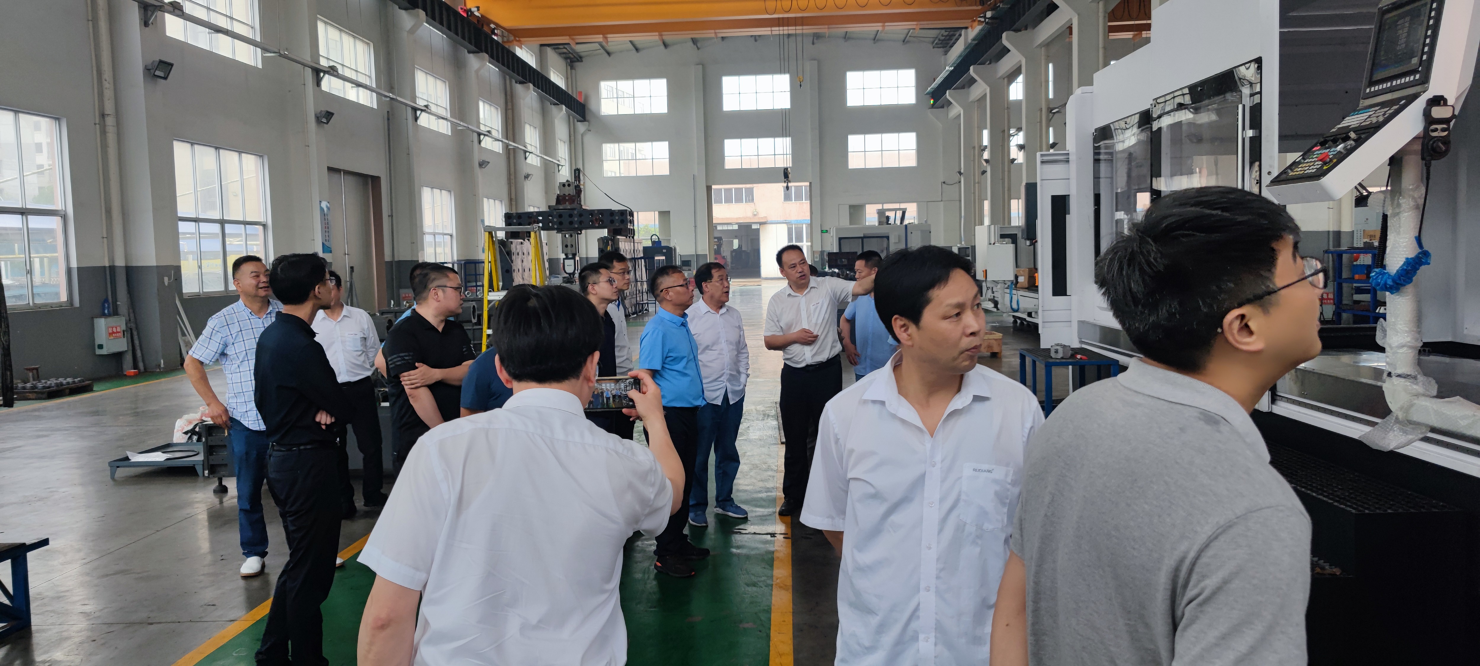 數(shù)控雕銑機,模具雕銑機,立式加工中心,石墨雕銑機-凱博數(shù)控 數(shù)控雕銑機,模具雕銑機,立式加工中心,石墨雕銑機-凱博數(shù)控